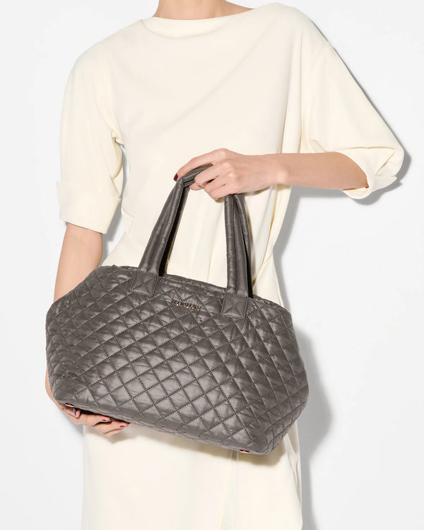 MEDIUM METRO CITY TOTE in Magnet