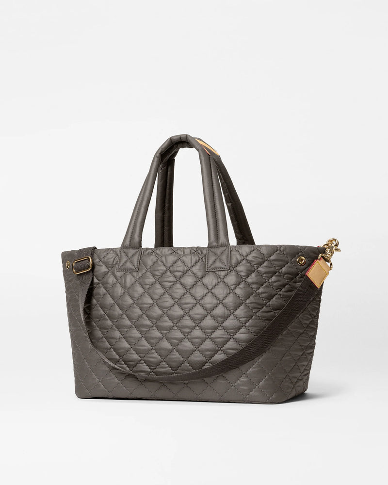 MEDIUM METRO CITY TOTE in Magnet