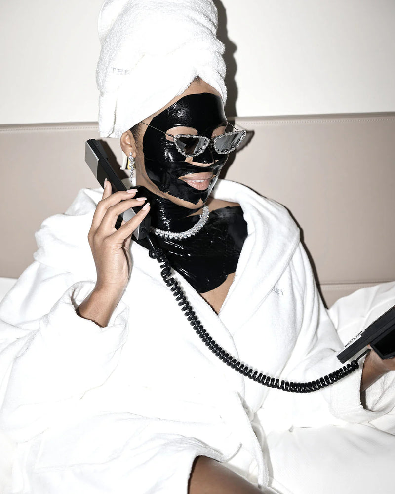 INTENSIVE - CELESTIAL BLACK DIAMOND LIFTING AND FIRMING NECK MASK