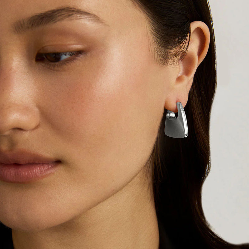 OSLO HINGED HOOPS in Silver