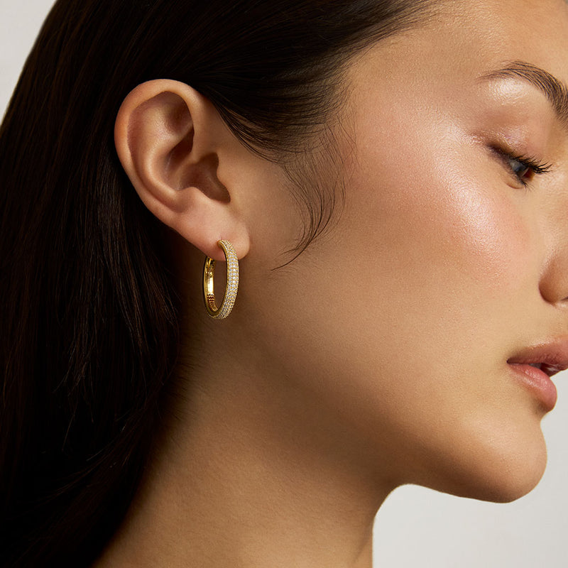 GISELLE PAVE HOOPS in Gold
