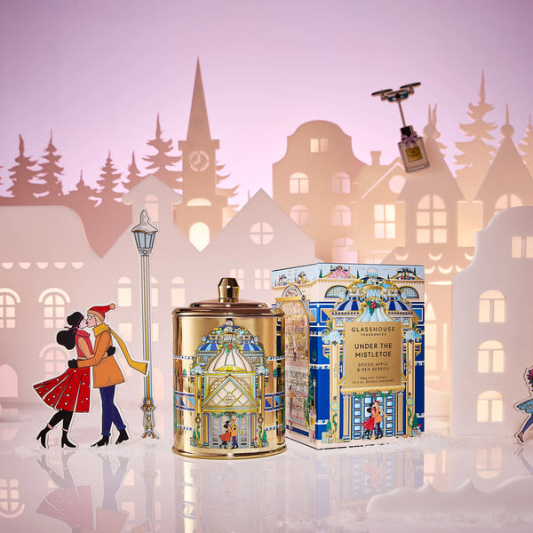 UNDER THE MISTLETOE - Spiced Apple & Red Berries - Candle