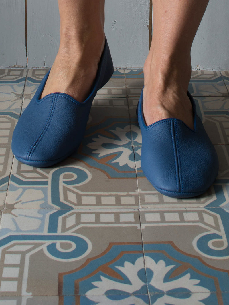 LEATHER SLIPPERS in DARK BLUE