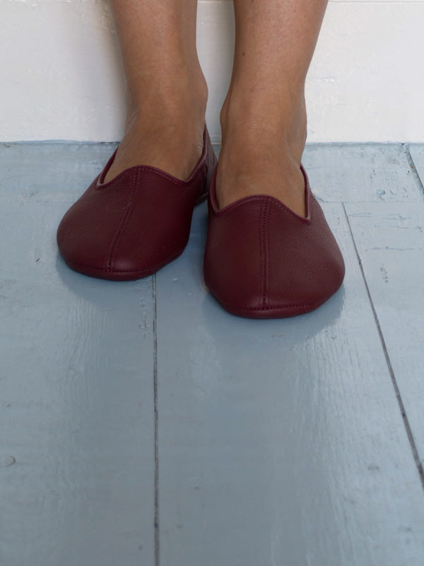 LEATHER SLIPPERS in BORDEAUX