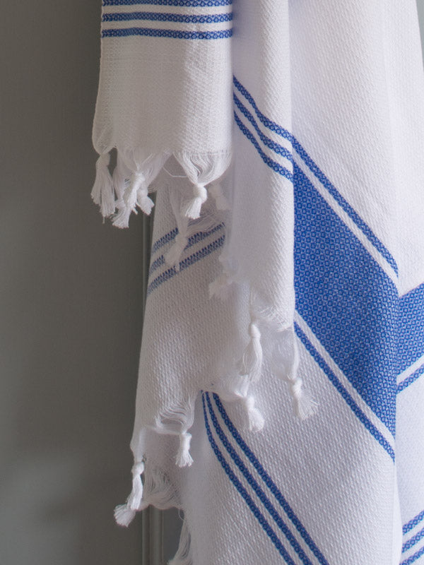 HONEYCOMB TOWEL WHITE/GREEK BLUE