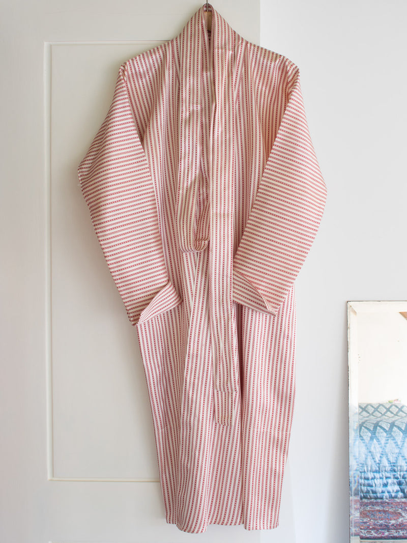 ELEGANT STRIPED DRESSING GOWN - RED STRIPED